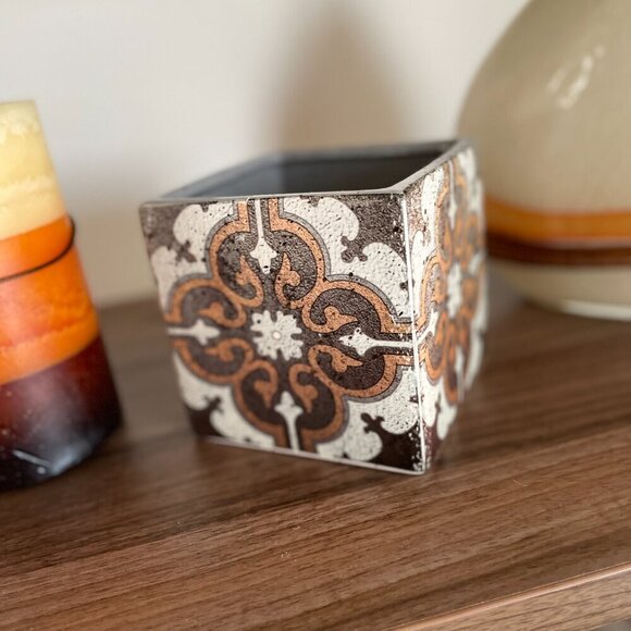 Ceramic Decorative Open Box. - Candle NOT included - Picture 3 of 10